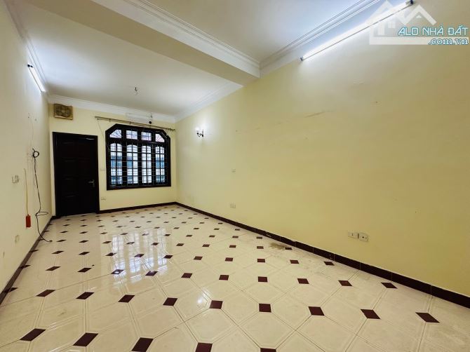 CHỦ CHUYỂN VÀO NAM CẦN BÁN GẤP NHÀ VƯƠNG THỪA VŨ NGÕ THÔNG RỘNG KHÔNG QUY HOẠCH - 4