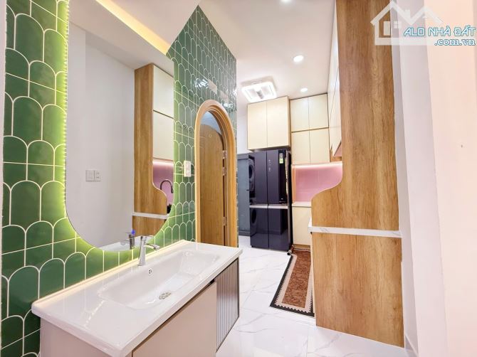 BÁN NHÀ ĐẸP HẺM ĐƯỜNG PHAN XÍCH LONG - PHÚ NHUẬN - 2 TẦNG  - 30M2 -  NHỈNH 5 TỶ - 4