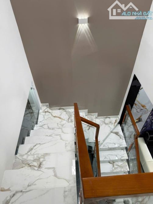 NHÀ 1 TRỆT 1 LẦU ĐƯỜNG NGUYỄN HỮU TRÍ 850 BÌNH CHÁNH TRIỆU SHR - 4
