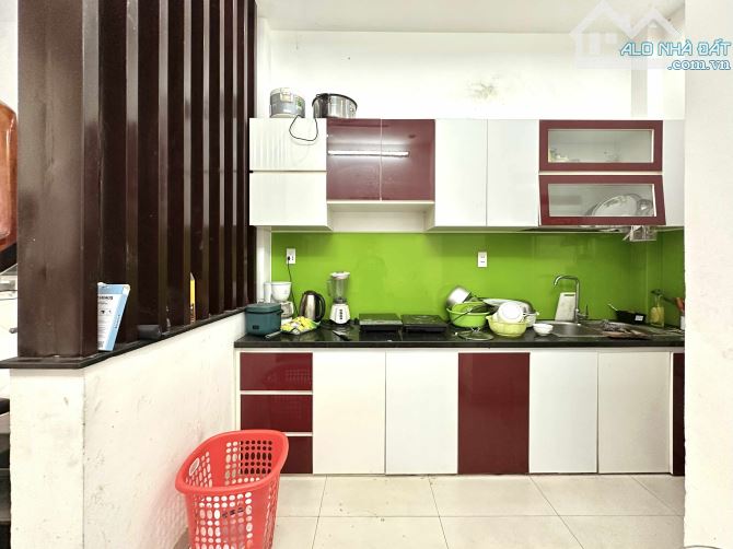 HẺM NHỰA XE TẢI - PHÚ NHUẬN - 4 TẦNG ĐẸP - 40M2 A4 - DÒNG TIỀN 25Tr/Tháng - SÂN ĐẬU ÔTÔ - 4