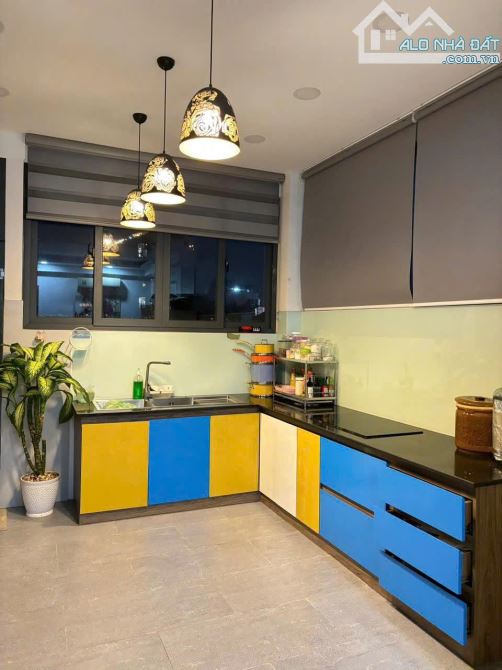 Bán Nhà Mặt Nguyễn Trọng Tuyển ,Phú Nhuận -5x20m - 4 tầng -HDT: 60 triệu-Giá: 23 tỷ - 4