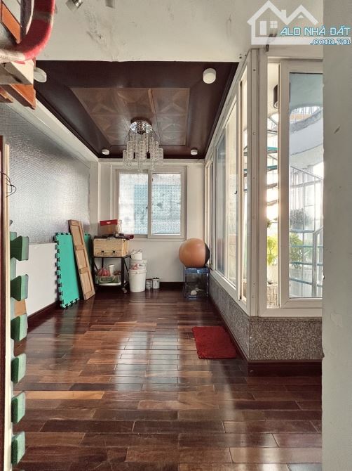 Vị trí đẹp , nhà lô góc , Lý Chính Thắng phường Xuân Hòa quận 3 - 4