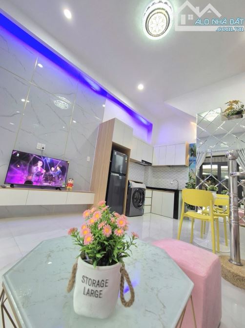 Bán nhà 2 tầng đẹp lung linh, hẻm xe tải Hòa Bình, 21m² (4x5.3), gần Tô Hiệu, chỉ hơn 3 tỷ - 4