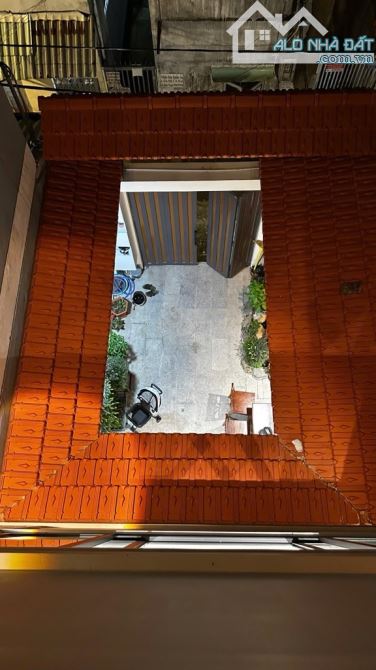 BÁN NHÀ ĐẸP 3 LẦU NGAY HOÀNG TRỌNG MẬU, P.TÂN HƯNG, QUẬN 7-DT 50M-3 PN .CHỈ 6 TỶ 5 - 4