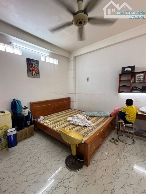 Bán nhà 3 tầng BTCT, 27m² (4x7), Lũy Bán Bích, gần Đầm Sen, chỉ hơn 4 tỷ - 4