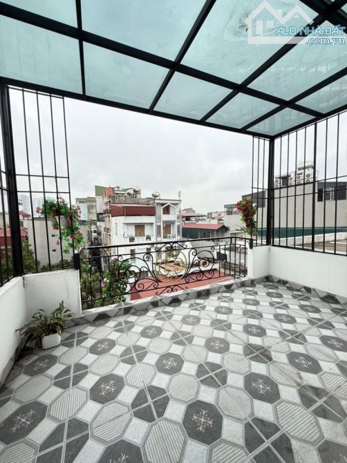 - Bán nhà Trần Cung, 20m ô tô, nội thất xịn sò, sát phố, 48m2, 9.3 tỷ. - 4