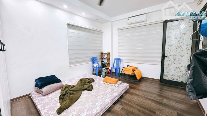 Bán Nhà Hồng Mai 25M x 5T, MT: 4,5M Giá 6,9 Tỷ.Dân xây,lô góc,15m ô tô - 4