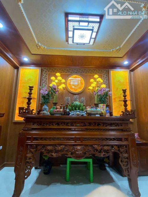 - Bán nhà Trần Cung, ngõ ô tô, nội thất xịn sò, sát phố, 35m2, 9.3 tỷ. - 4