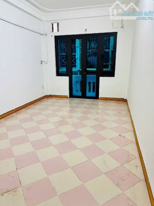 Hạ chào 300 tr - Cầu Giấy - 33m2 - 5 tầng - Gần phố - Gần ô tô - Dân xâyr - 4