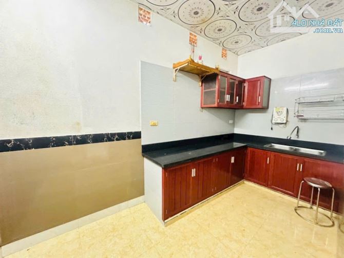 Cho thuê nhà nguyên căn gác lửng - Kiệt ô tô 65 Lê Ngô Cát - 4