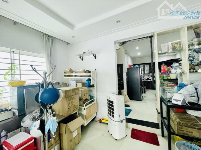 TRẦN ĐÌNH XU- CẦU ÔNG LÃNH -Q.1- DT: 5*11M- 11 TỶ 2 - 4