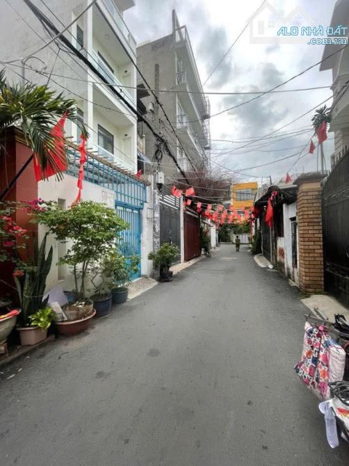 Bán nhà ngay ngã tư Dương Quảng Hàm -Nguyễn Văn Lượng, P6, Gò Vấp. DT 100m, HXH 5m, 8.5tỷ - 4