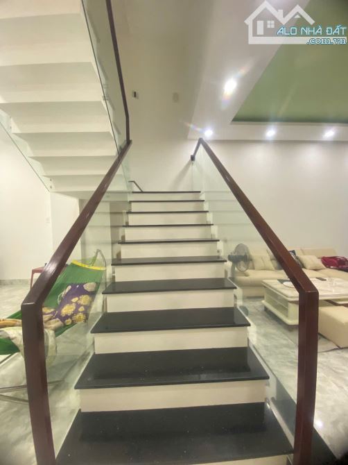 Nhà 3 tầng Phước Đồng Nha Trang dt 113.7m2 đường oto 12m giá 4ty5 - 4