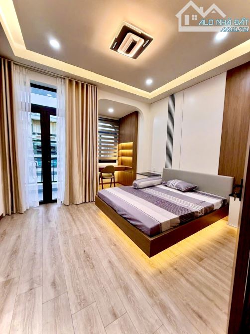 Nhà mặt tiền vừa ở vừa kinh doanh, 5 tầng, 72m2 sổ nở hậu, 4 phòng ngủ đầy đủ nội thất. - 4