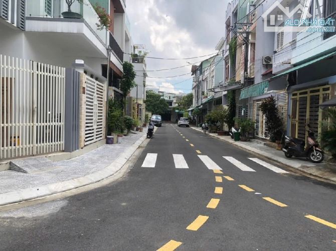 Bán nhanh nhà 3 tầng 3 mê ô tô đỗ cửa Thúc Tề - 4