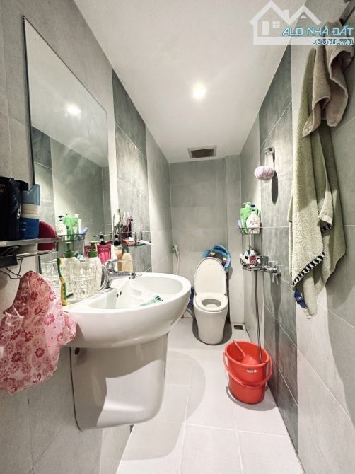 BÁN NHÀ BÌNH THẠNH, HIẾM - HẺM XE HƠI - KHU DÂN TRÍ CAO TẦNG - NHÀ ĐẸP Ở LIỀN - CHỈ 6.1 TỶ - 4