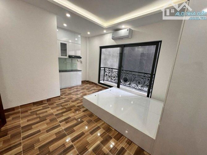 Mỹ Đình, Lô góc 3 thoáng, dân xây, Ô tô 3 bước, DT 35m2 x 5 tầng, MT 4m, Giá 9 tỷ - 4
