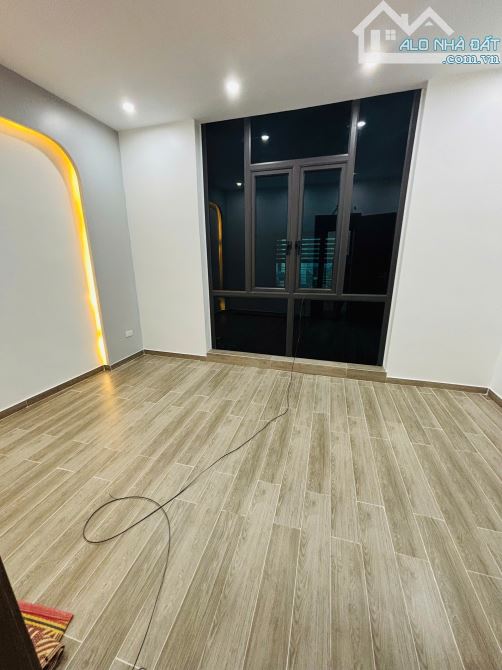 Nhà 4 tầng độc lập, đường 8m ô tô qua lại gần Metro, bến xe Thượng Lý - 4