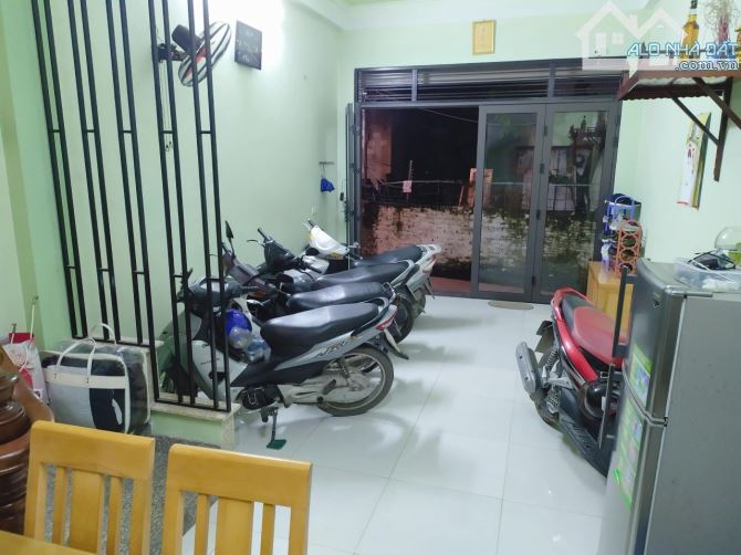 Cho thuê nhà  nguyên căn 4 tầng ở Lê Quang Đạo - Phú Đô - Nam Từ Liêm ,
 Full đồ Giá:9.5 - 4