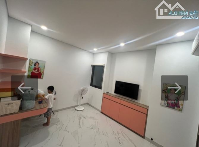 Giảm sâu 1 tỷ bán gấp nhà riêng đẹp HXH. 4 tầng 5x12. Khu V.I.P Bàu Cát Tân Bình. 9.1 tỷ - 5