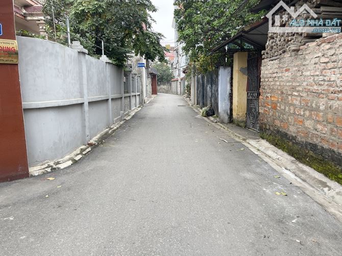 Cần bán 54m2 đất thôn Lê Xá, Bát Tràng (Đa Tốn cũ). Đường thông xe ô tô 7 chỗ, cách Vin 50 - 5