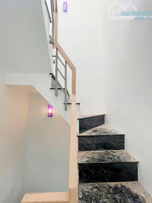 CÁCH MẶT TIỀN ĐOÀN VĂN BƠ 20m - NHÀ 4 TẦNG KIÊN CỐ CHỈ 4Tỷ850 - 5