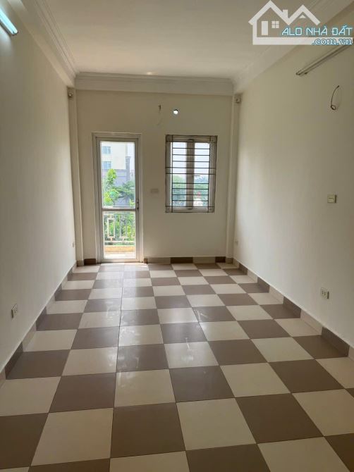Bán nhà Phan Đình Giót, ngõ thông ô tô qua nhà, 35m² - 8,85 tỷ. - 5