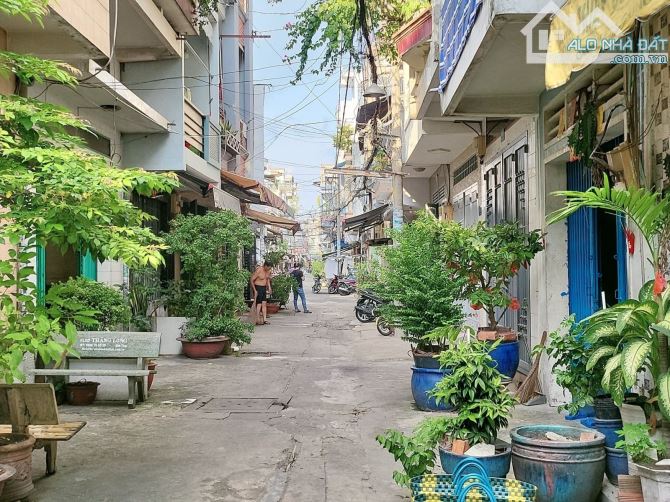 NHÀ ĐẸP MUA Ở LIỀN HẺM 5M GẦN MT NGUYỄN SƠN  4X15M2 XÂY FULL 3 TẦNG BTCT GIÁ 6.1 TỶ - 5