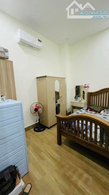 🏡H.I.ẾM!!  Nhà Lê Văn Khương 5.5 x 13m. Hẻm xe hơi, 3 phòng ngủ, 2 tầng. Nhỉnh nhẹ 4 tỷ - 5