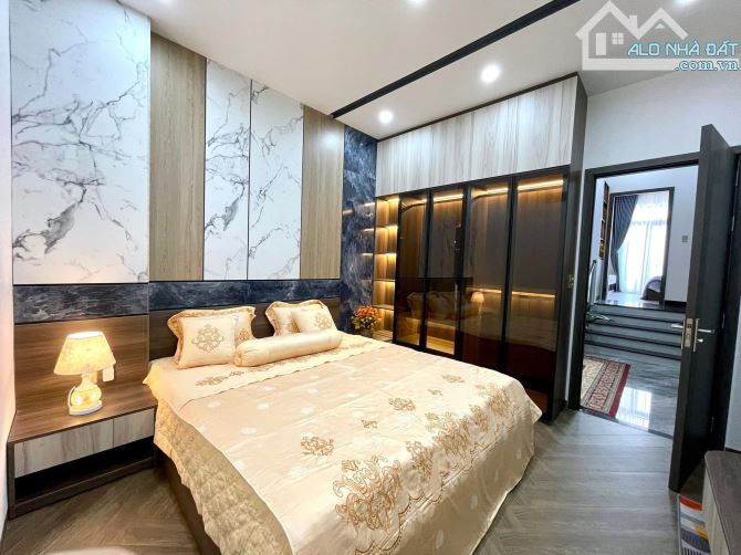 Bán nhà 3 tầng hiện đại mới xây, SHR công chứng ngay, xe hơi vào tận cửa - 5