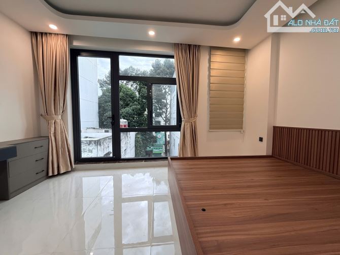 SIÊU PHẨM STUDIO FULL NỘI THẤT  CỬA SỔ LỚN CỰC RỘNG NGAY SÁT QUẬN 1ị - 5