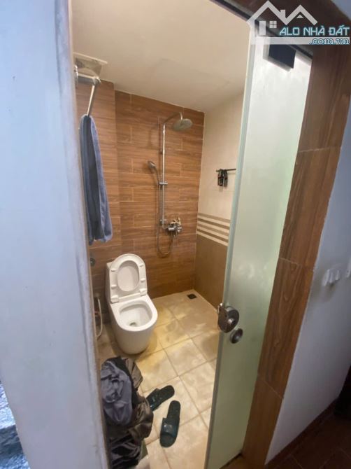Bán nhà phố Cầu Giấy - 1 nhà ra ô tô - dt: 37m2. Nhà 3 tầng - giá chỉ: 9,3 tỷ - 5
