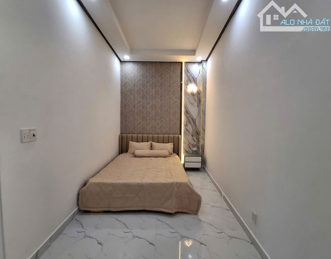 Nhà 3 tầng, ngang 5,5m * 18m, 4 phòng ngủ gần chợ Thạnh Xuân - 5