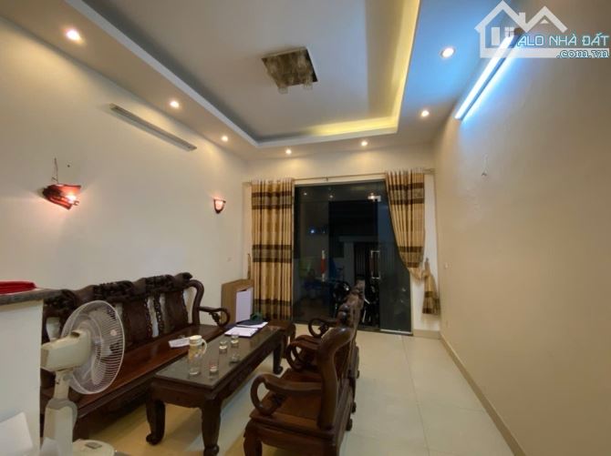 Bán nhà Vườn Hoa mùng 1/6, nhà thờ Thái Hà, gần ô tô dừng đỗ ngày đêm, 64m2, 12 tỷ 8 - 5