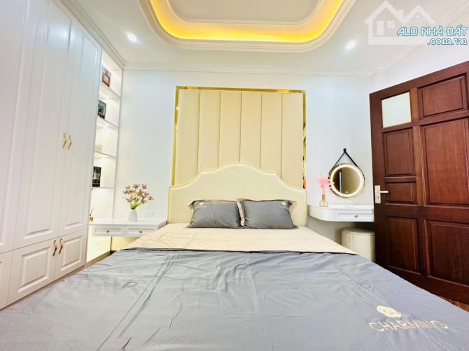 Siêu phẩm Đội Cấn Ba Đình - 45m² x 5 tầng - MT 6m - Ô tô đỗ cổng - Nhà đẹp ở ngay - 5