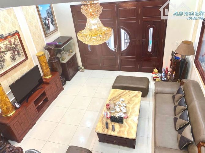 🏡 Ngô Gia Tự – 72m² – MT 5.5m – 4 tầng – Lô góc 2 thoáng 🚗 Ô tô đỗ cửa,ngủ trong nhà. - 5