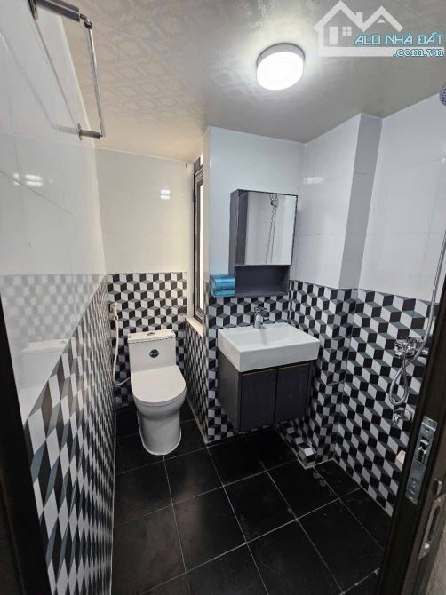 Bán nhà Đào Tấn, Toà Căn Hộ Dịch Vụ 70m2, 7 tầng, 15 pkk, mặt ngõ thông, gần phố giá 19 tỷ - 5
