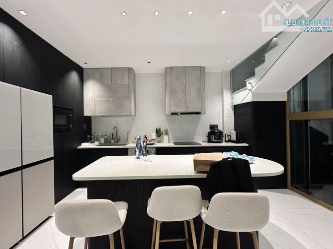 BÁN NHÀ HOÀNG VĂN THỤ – THANG MÁY + GARA OTO – HẺM KINH DOANH 8M – 6 PHÒNG NGỦ - DT 72 M2 - 5