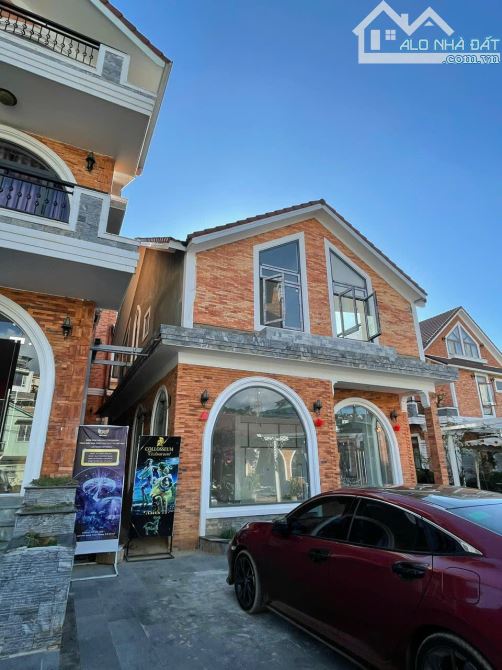 🏡Bán Biệt Thự Nghỉ Dưỡng Đà Lạt đường 3 Tháng 4, DT : 229m² ( 12x 21m ), 4 tầng 11 Phòng - 5