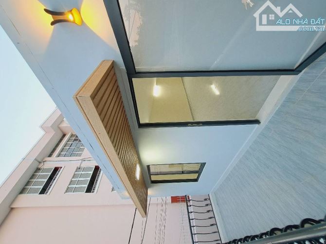 TânPhú Gần Metro 2, nhà mới lô góc 2 tầng, DT 4.5x11m, Tài chính 2T - 5