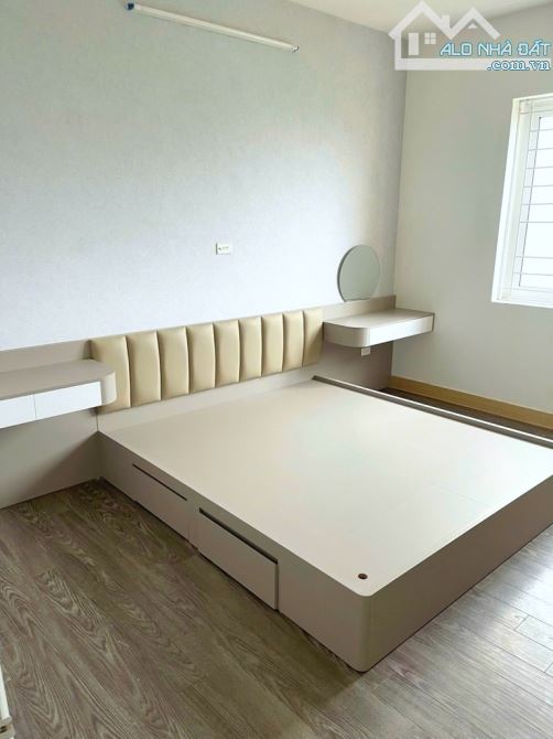 Bán chung cư ĐT Việt Hưng  85m2, tầng cao vút, 5.25 tỷ - 5