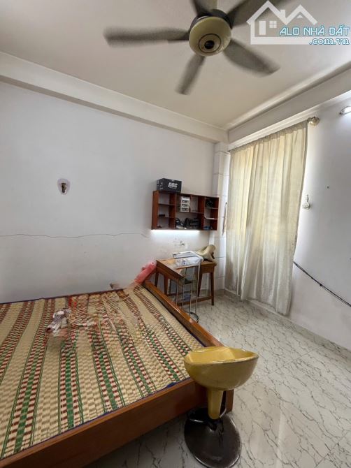 Bán nhà 3 tầng BTCT, 27m² (4x7), Lũy Bán Bích, gần Đầm Sen, chỉ hơn 4 tỷ - 5