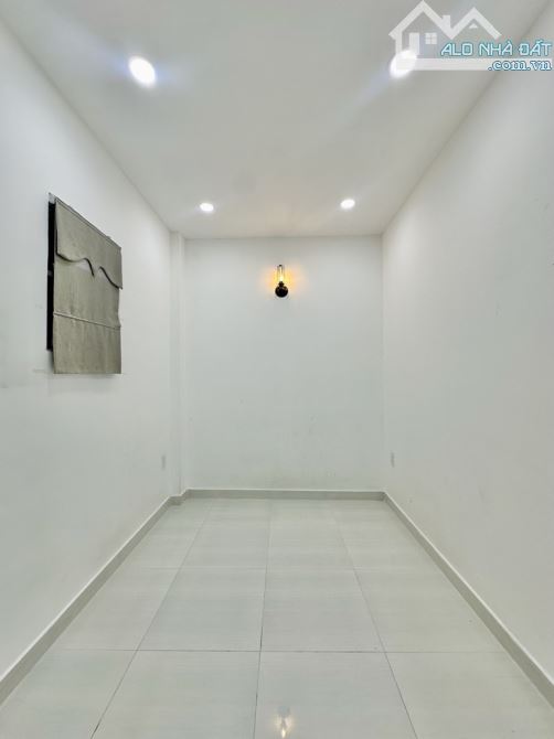 Bán nhà 2 tầng, 27m² (5x7), Hẻm xe hơi Lũy Bán Bích, gần CV Đầm Sen, chi hơn 3 tỷ - 5
