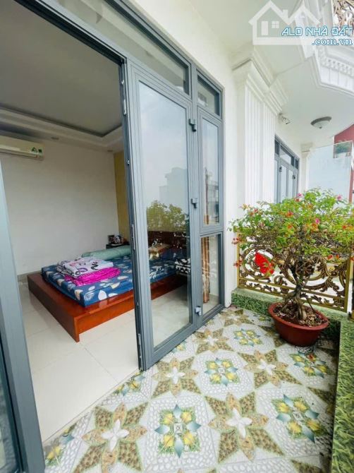 GIÁ NHỈNH 8 TỶ - SIÊU PHẨM HIẾM– Lê Văn Quới + DT Gần 100m² + 4 TẦNG 1/ - 5