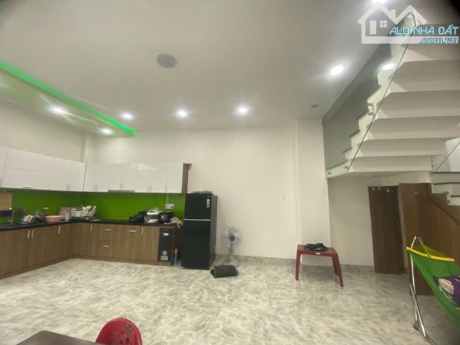 Nhà 3 tầng Phước Đồng Nha Trang dt 113.7m2 đường oto 12m giá 4ty5 - 5