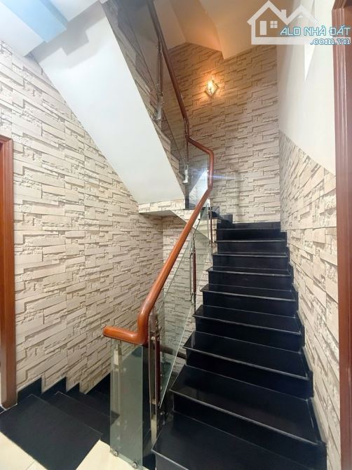 BÁN NHÀ HXH QUAY ĐẦU-NGAY ĐỖ THÚC TỊNH GÒ VẤP - 4 TẦNG - 4MX17M - 4PN 5WC- GIÁ 11 TỶ NHĨNH - 5