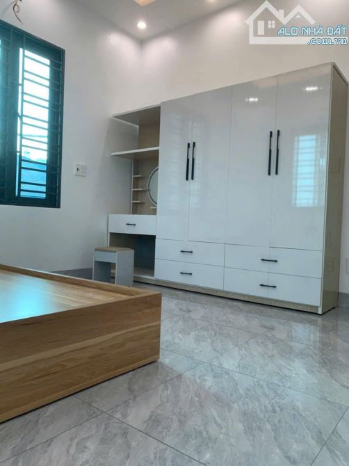 Bán căn nhà lô góc 3 tầng ngõ phố Đồng Khê, ph Ngọc Châu, TP HD, 43.3m2, mt 5m, 3 ngủ - 5