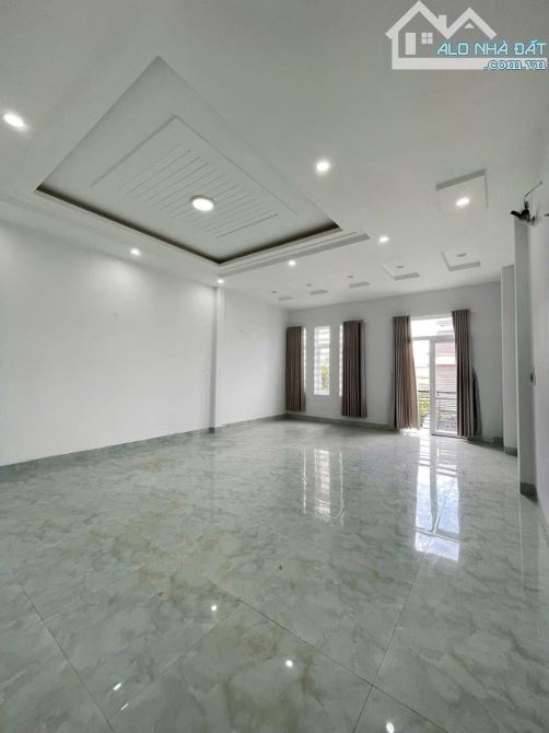 NHÀ 1 TRỆT 3 MÊ + TẦNG HẦM ĐƯỜNG LÝ CHÍNH THẮNG - KHU METRO - 5