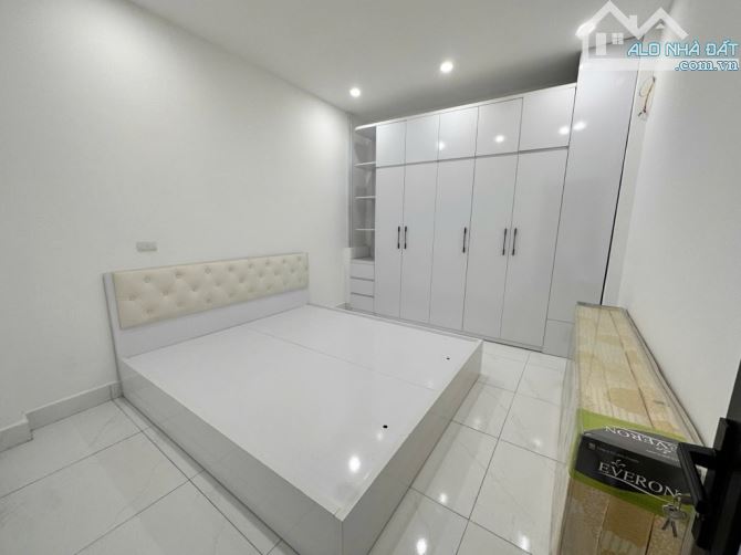 VỊ TRÍ ĐEP - ĐẦU PHỐ #NGUYỄN_SƠN - Ô TÔ VÀO NHÀ - 6 TẦNG THANG MÁY - KHU HÀNG KHÔNG - DÂN - 5