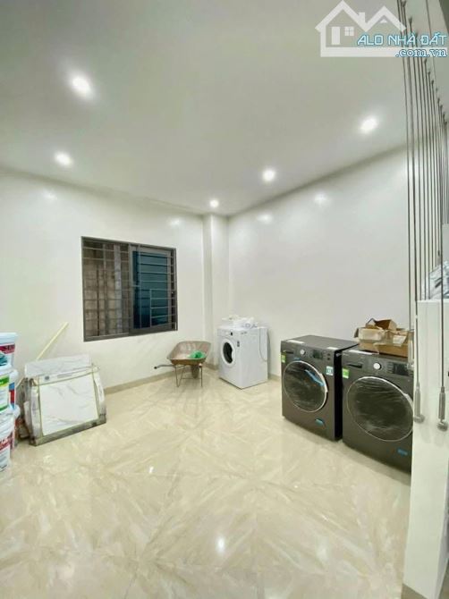 💥 CCMN 7 tầng thang máy – full kín 9 phòng 💥Dòng tiền 50tr/tháng .Giá chỉ 11,5 tỷ - 5